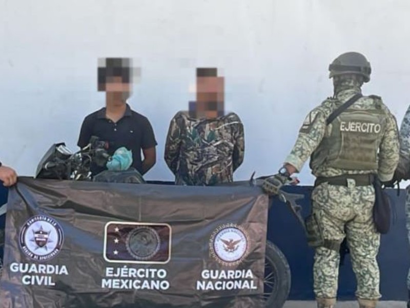 Detienen a 2 en posesión de armas en Múgica