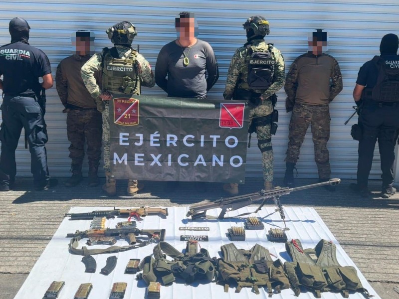 Detienen a 3 civiles con armas y granadas en Zinapécuaro