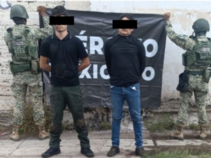 Detienen a 3 civiles y aseguran armas y cartuchos en Culiacán