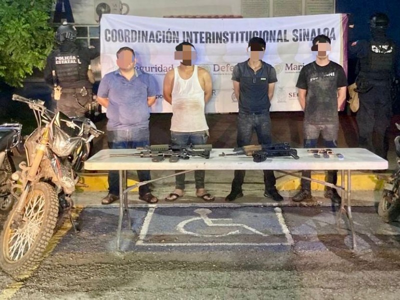 Detienen a 4 hombres y aseguran motocicletas en Navolato
