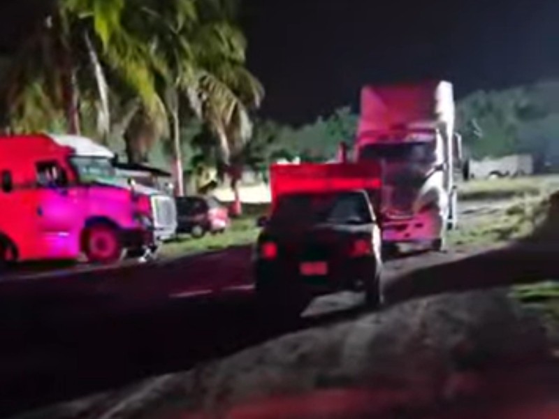 Detienen a 6 ladrones cuando intentaban robar vehículo de carga