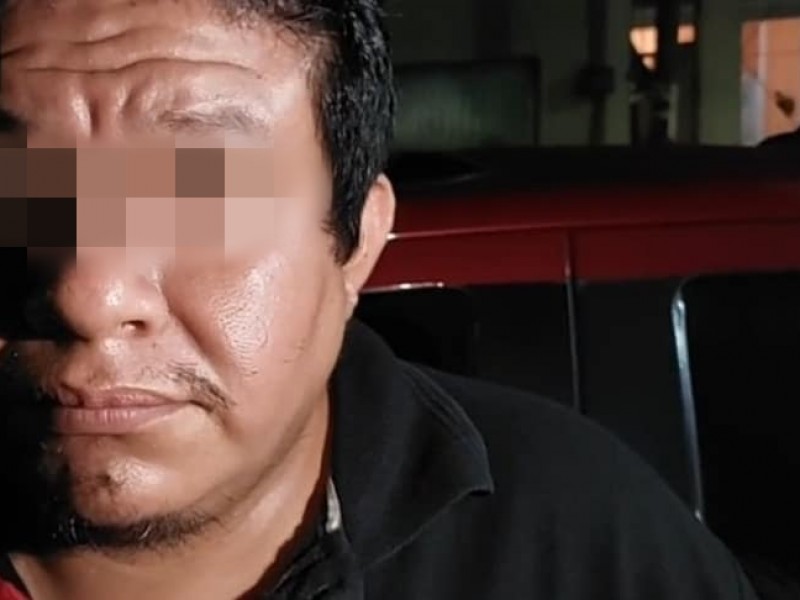Detienen a acosador en Acayucan, policías lo dejan en libertad