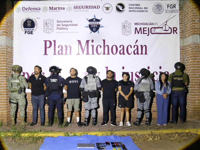 Detienen a cinco personas con armas y metanfetamina en Cuitzeo
