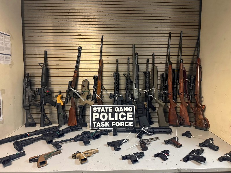 Detienen a cinco por venta ilegal de armas en Arizona