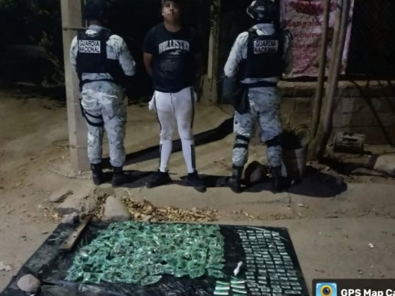 Detienen a civil con droga y vehículo robado en Culiacán