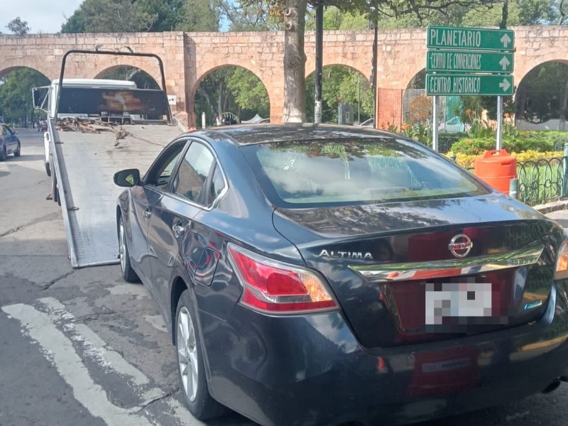Detienen a conductor ebrio por poner en riesgo a los peatones