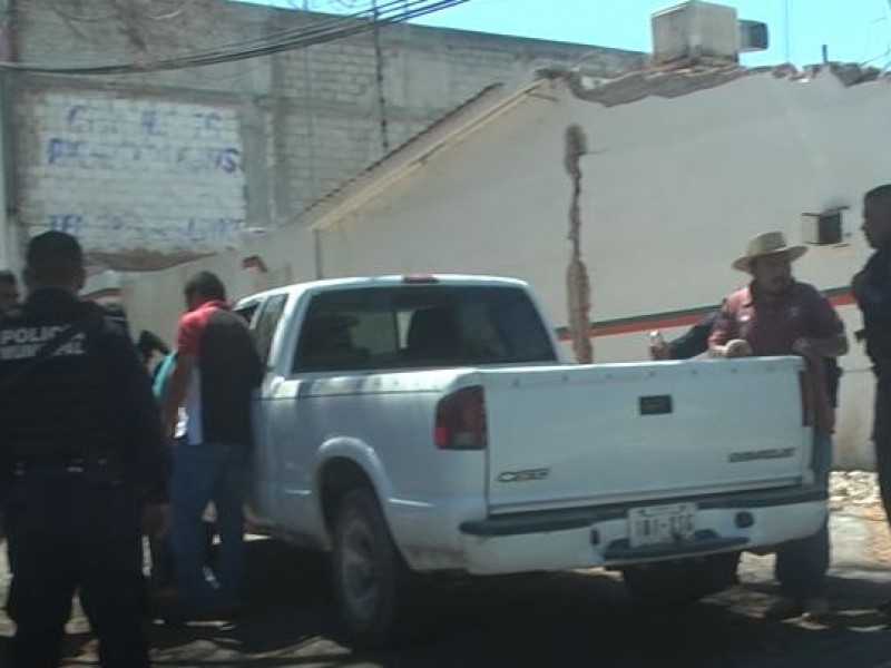 Detienen a cuatro personas que tripulaban camioneta robada