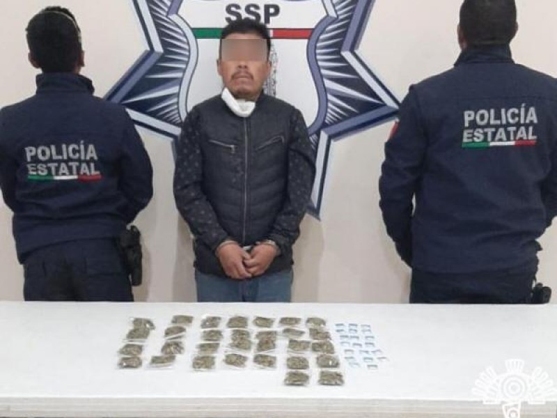 Detienen a distribuidor de droga en colonia Santa Margarita