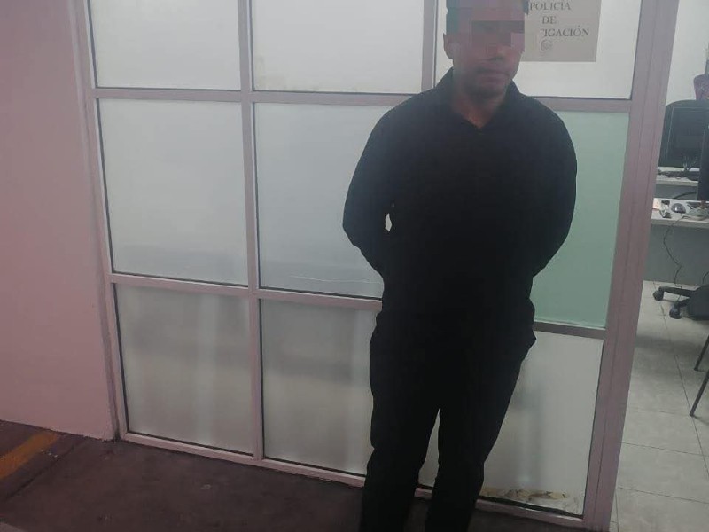 Detienen a docente por presunto acoso en Almoloya de Juárez