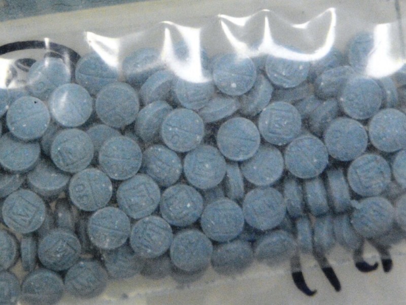 Detienen a dos en Tucson por posesión de drogas