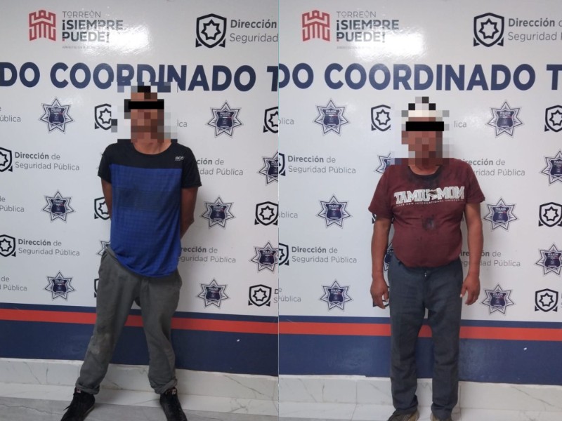 Detienen a dos hombres ebrios por alterar el orden en camión