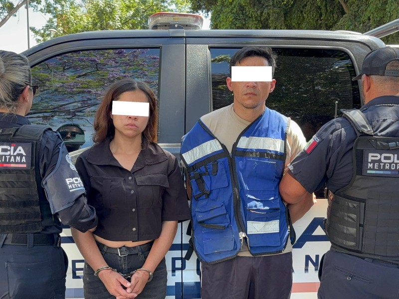 Detienen a dos personas con arma de fuego y droga | Meganoticias