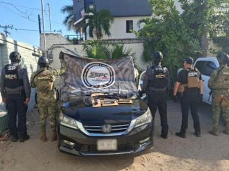 Detienen a dos personas con armas y droga en Mazatlán | Meganoticias