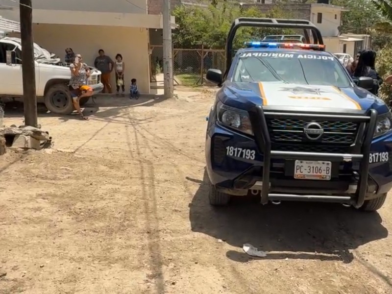Detienen a dos personas en la colonia Félix Peña