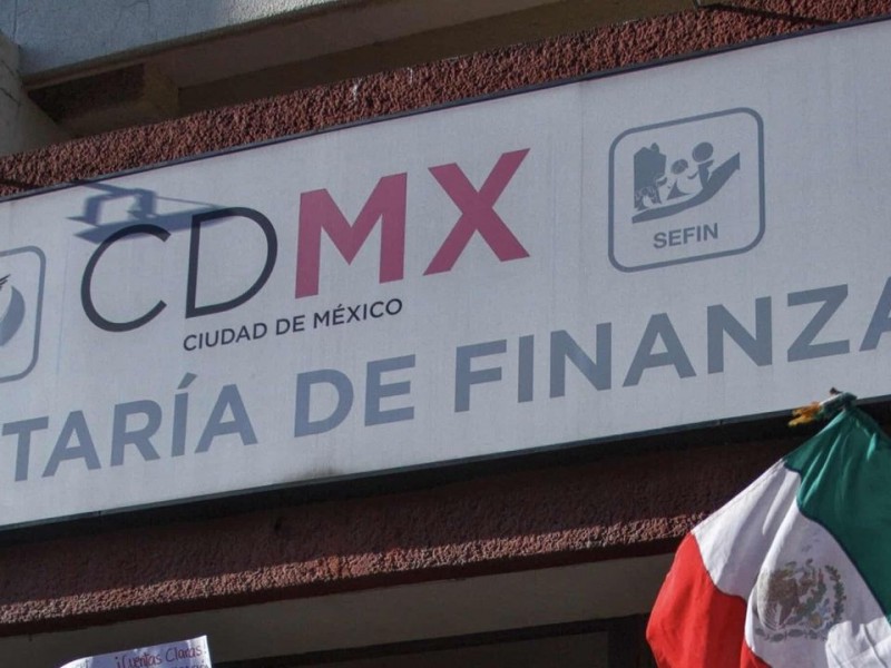 Detienen a ex funcionario de Finanzas de CDMX