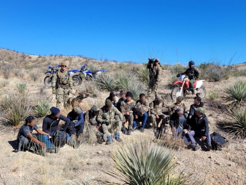 Detienen a grupo de 15 indocumentados al norte de Nogales.