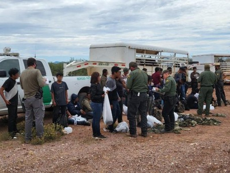 Detienen a grupo de migrantes indocumentados en Naco,Sonora