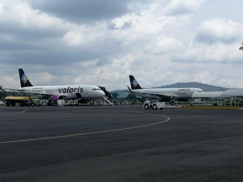 Detienen a hombre con armamento en Aeropuerto de Uruapan