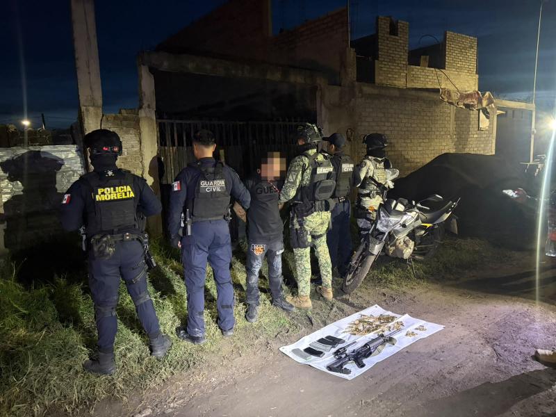 Detienen a hombre con dos armas y 346 cartuchos en Morelia