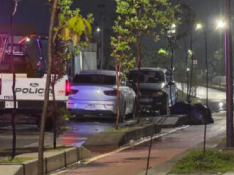 Detienen a hombre tras persecución por presunto robo de vehículo en Tlaquepaque