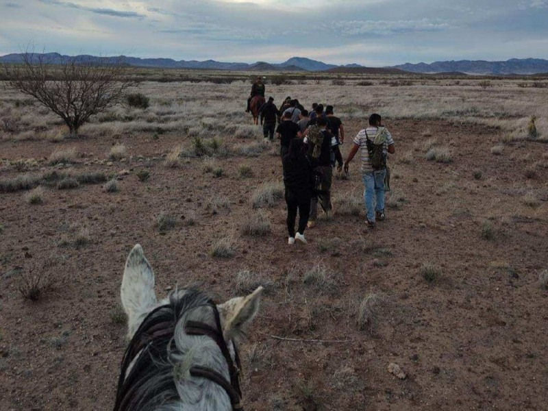 Detienen a indocumentados en desierto de Arizona