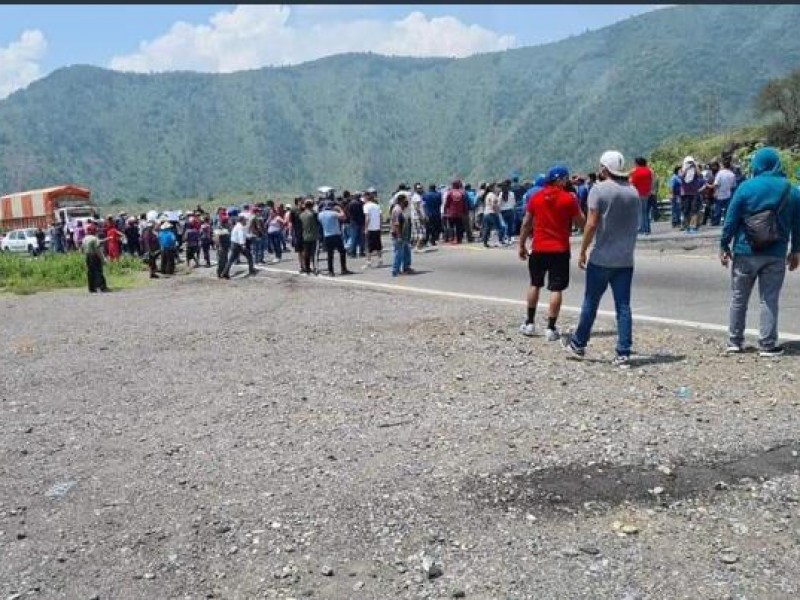 Detienen a más de 50 hombres armados de la guardia civil