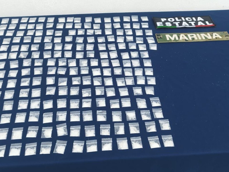 Detienen a masculino con 210 dosis de presunta metanfetamina en Juchitán