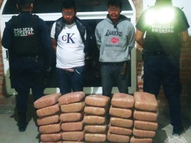 Detienen a masculinos con droga en Huehuetlan el Chico