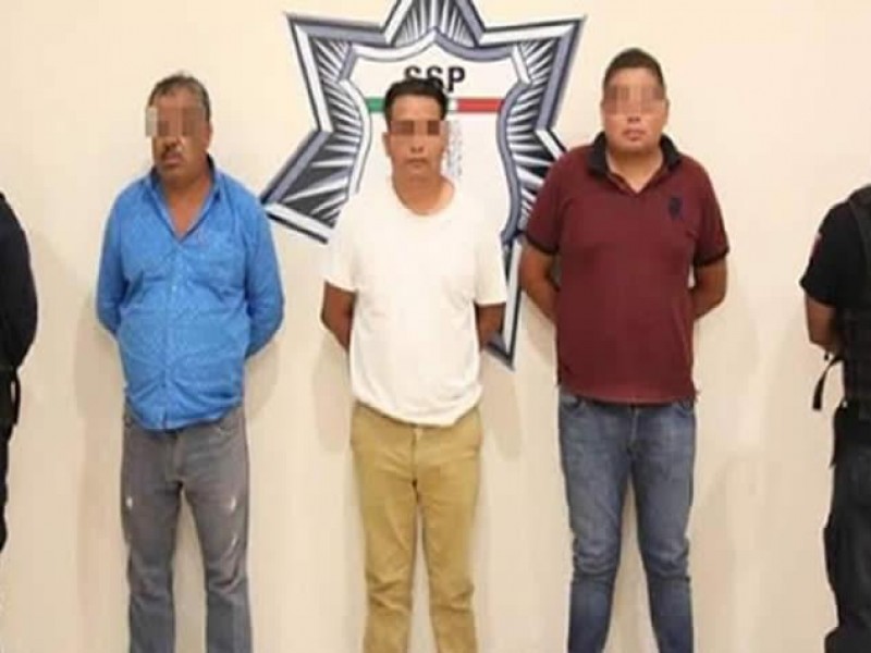 Detienen a masculinos que robaban autos de lujo en Amozoc