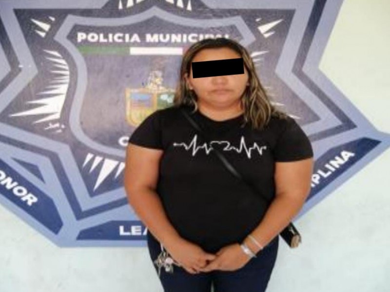 Detienen a mujer por presunta violencia familiar en Cajeme