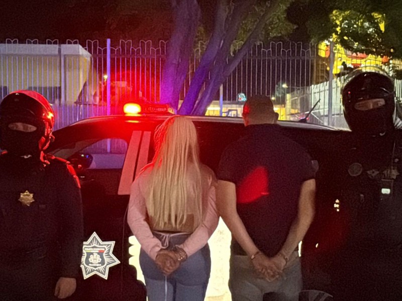Detienen a pareja por extorsión y secuestro de un hombre