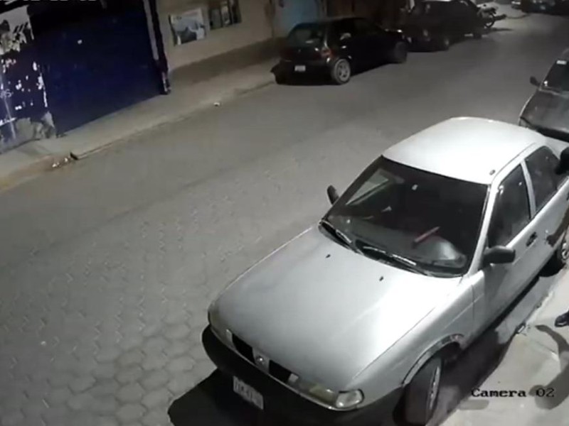 Detienen a pareja que pretendia robar un carro