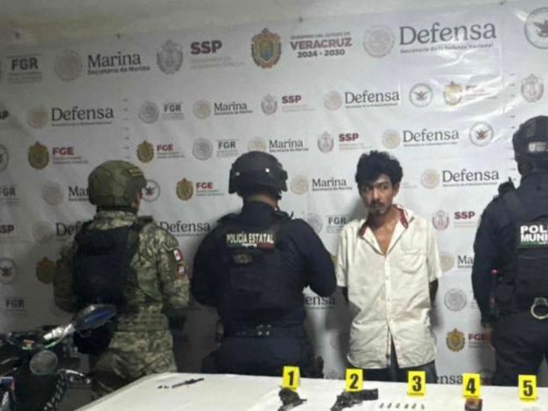 Detienen a persona armada durante recorrido de candidato