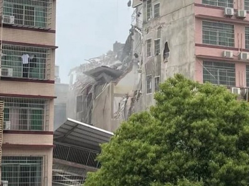 Detienen a responsables de derrumbe de edificio en China