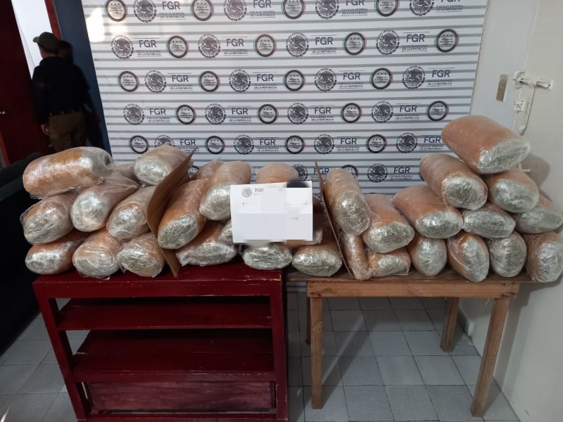 Detienen a sujeto con 45 kilogramos de marihuana