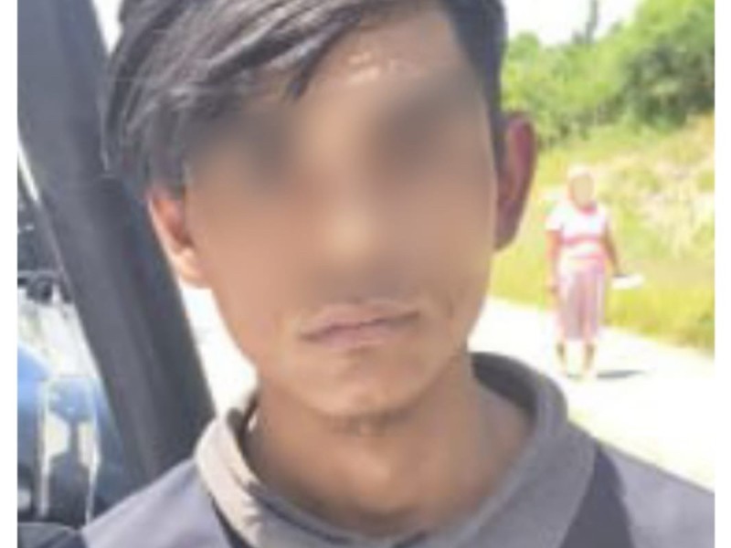 Detienen a sujeto por robo de vehículo en Juriquilla, Querétaro