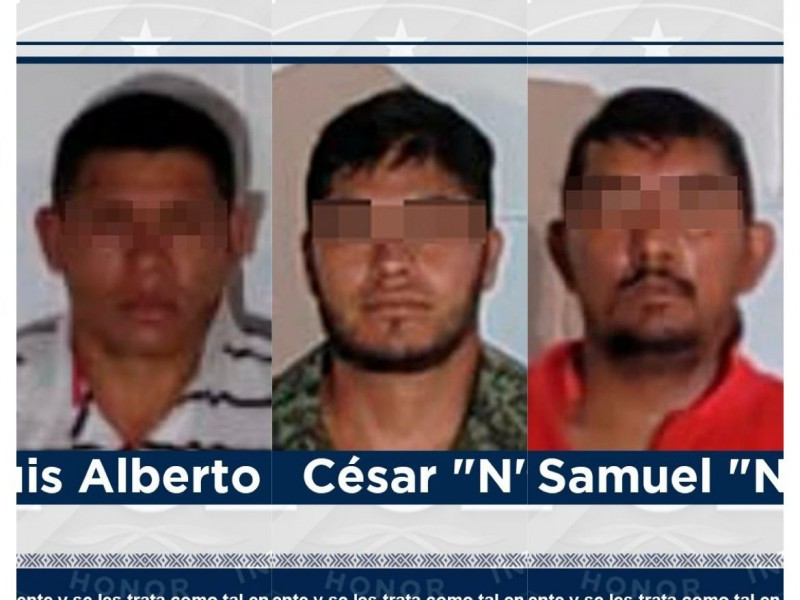 Detienen a tres después de persecución entre Zihuatanejo y Petatlán