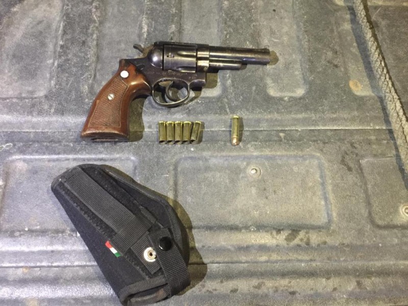 Detienen a tres hombres con arma en Cañitas