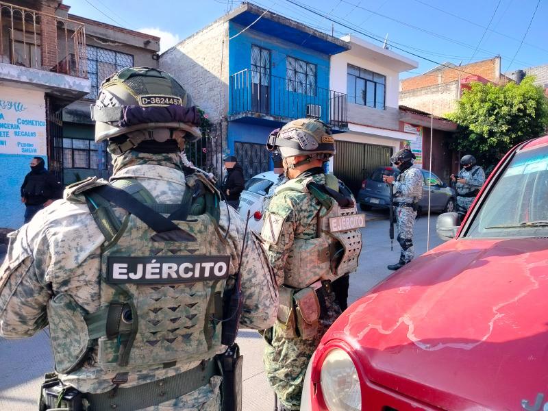 Detienen a tres personas durante cateo contra el narcomenudeo en Morelia