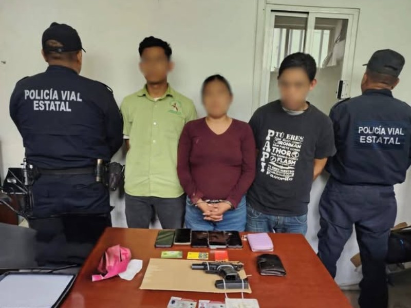 Detienen a tres por robo con violencia en Villa de Etla