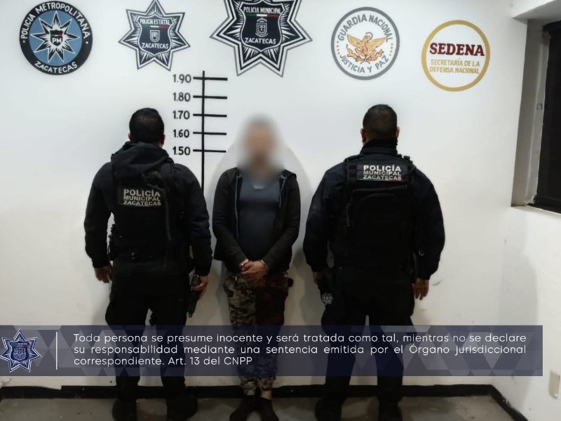 Detienen a un hombre por agredir a adulto mayor con arma blanca