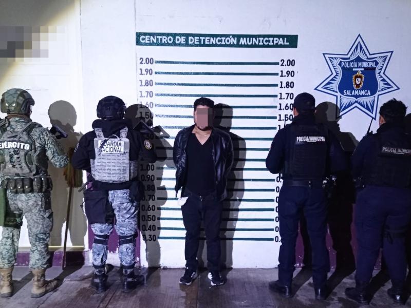 Detienen a una persona por presunta portación de arma de fuego