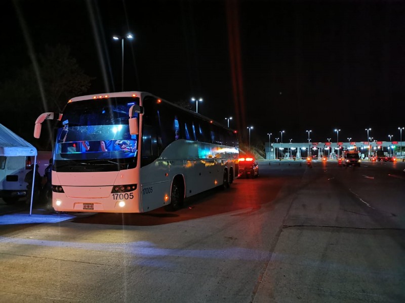 Detienen Autobús con Indocumentados