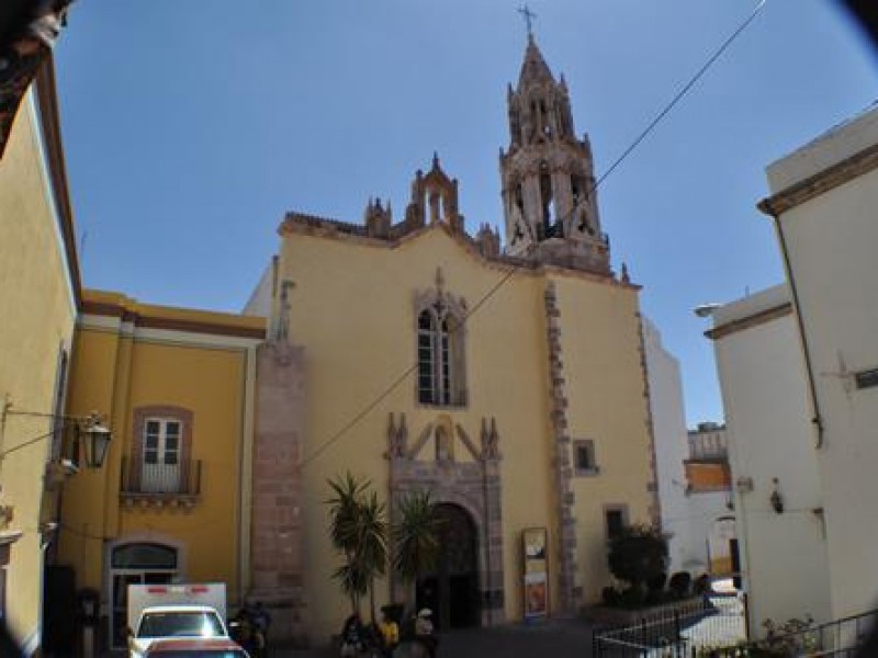 Detienen presunto ladrón en iglesia de la capital