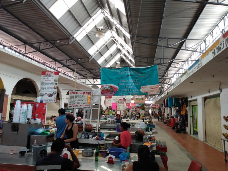 Deuda millonaria tapón de agua en Mercado Centenario