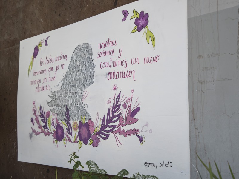 Develan mural contra la violencia a la mujer