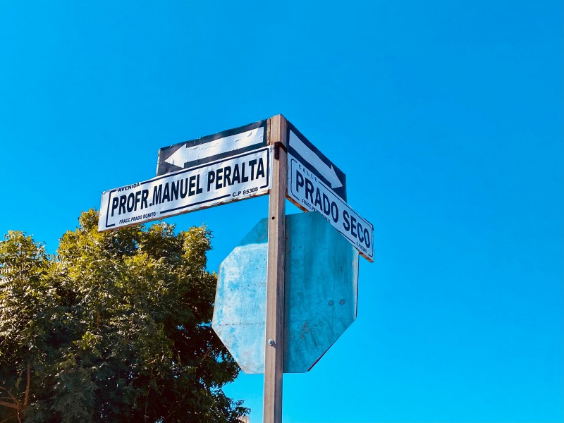 Develan nomenclatura e inauguran calle 'Manuel Peralta' en Emplame