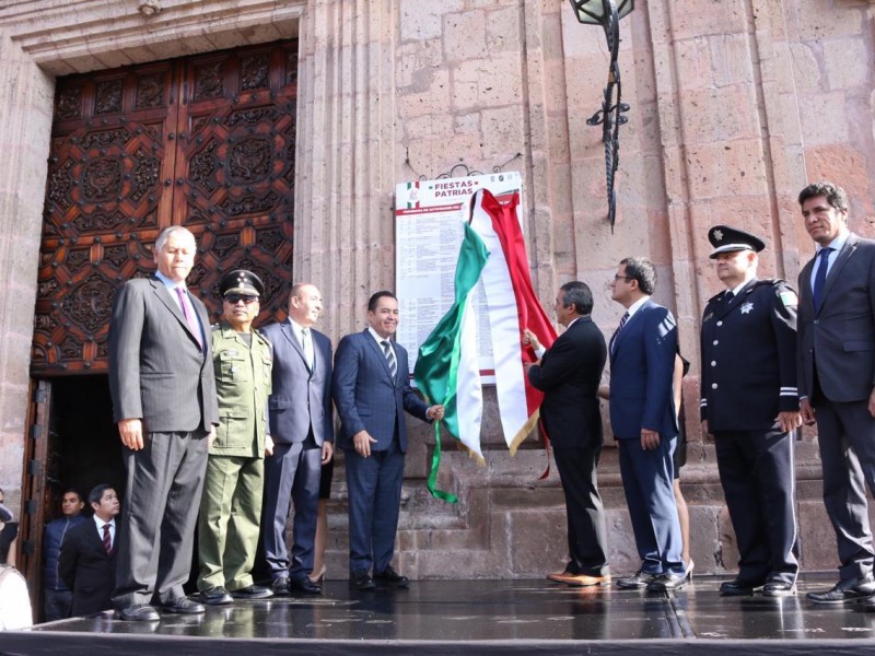 Develan programa de actividades del mes patrio