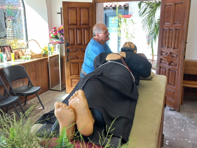 Devotos agradecen a San Francisco por milagros concedidos