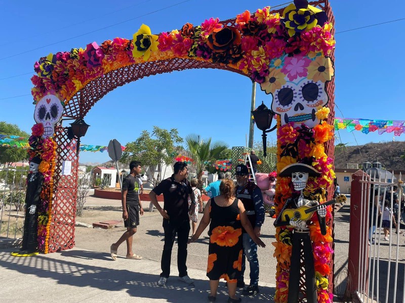 Día de Muertos: inician visitas a panteones de La Paz